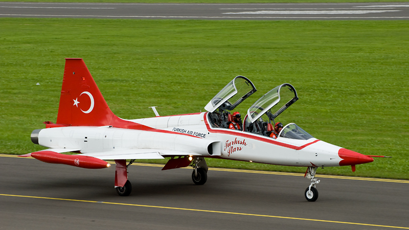 179_AirPower_Turkish Stars na Northrop F-5.jpg